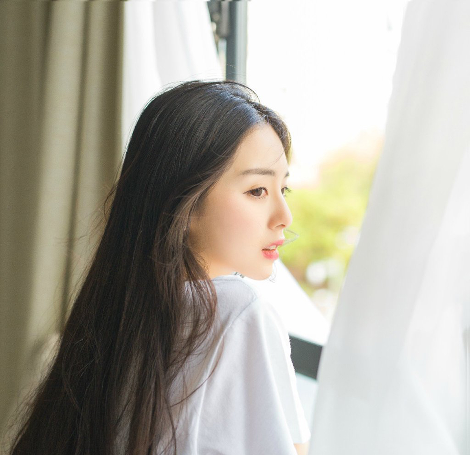 “那士元有什么交代吗？”魏延看向一脸无奈的邓贤道。